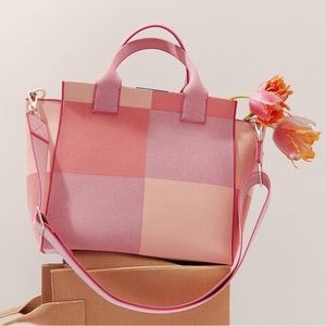 ISO Peach Madras Rothy’s Bag!